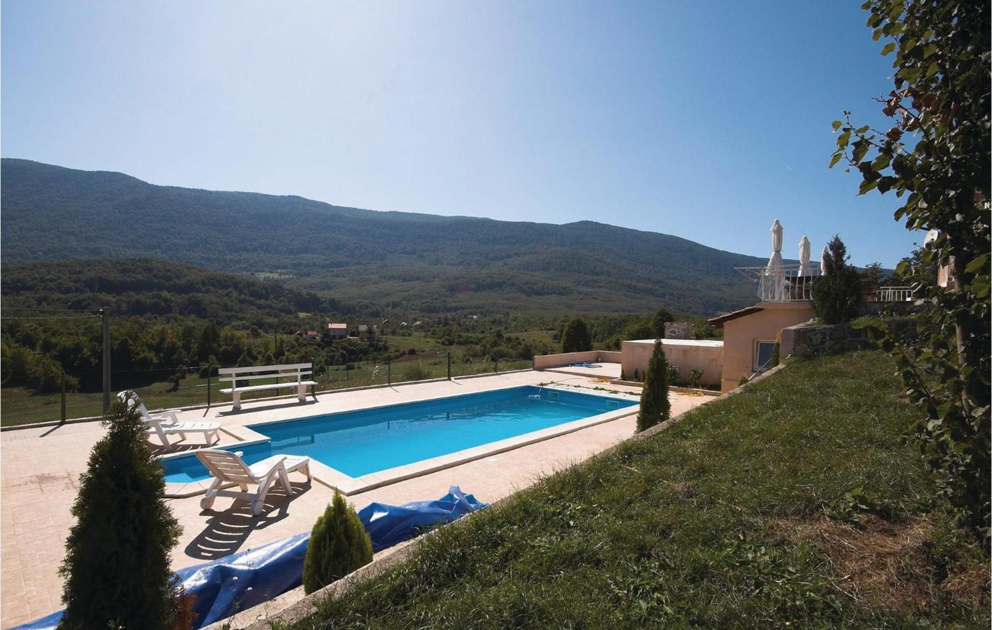 7 Bedroom Pet Friendly Home In Crni Kal Crni Kal  Exterior foto